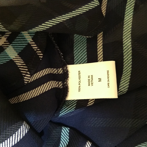 ❗SOLD❗New York & Company Sheer Blouse - Picture 8 of 9